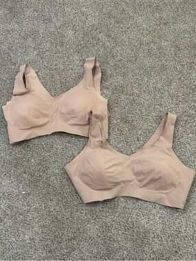 Set of 2 Honeylove liftwear V neck bra wireless lightly lined sand tan plus 3X